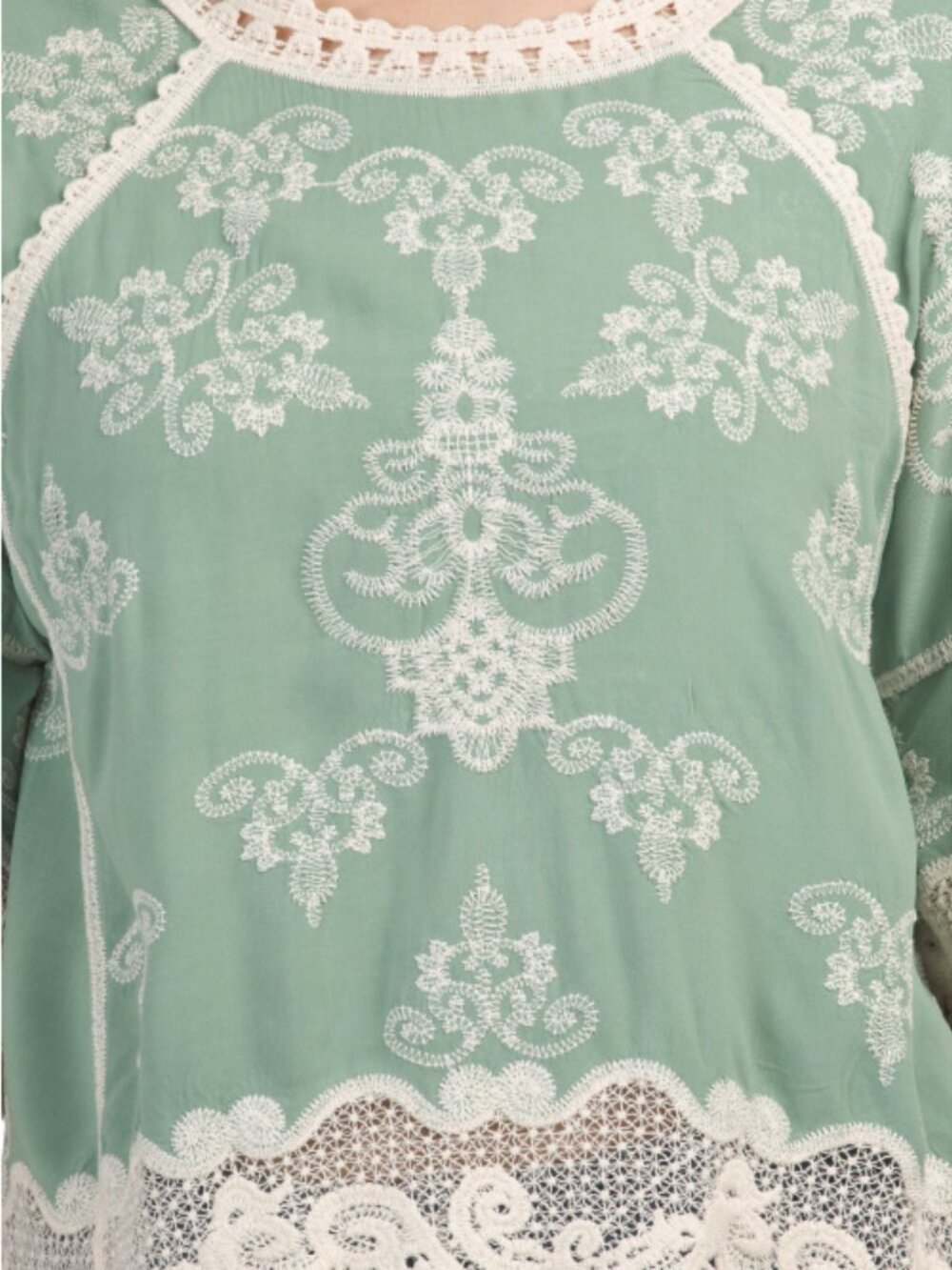 DEMOCRACY Scoop Neck Two Tone Embroidered Crop Top With Crochet Scalloped Trim - Picture 3 of 4
